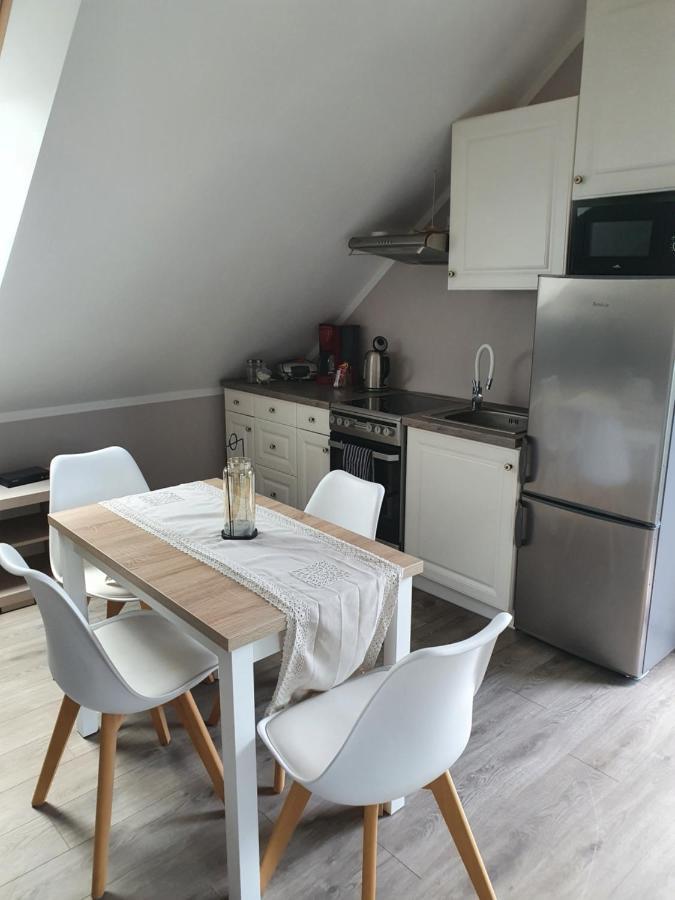 Apartament Nad Jeziorem Welle Kołczewo Exterior foto